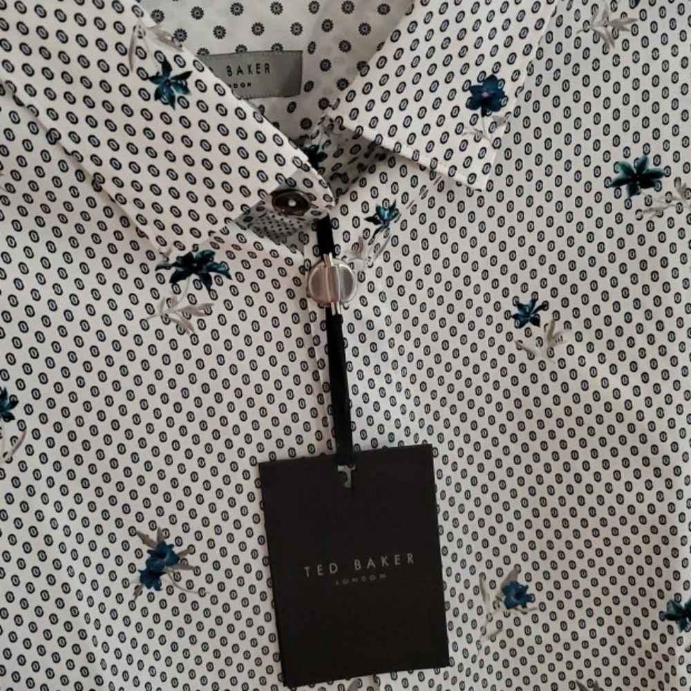 Ted Baker Flower pattern Button down - Picture 2 of 2